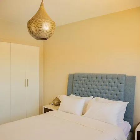 Nayah Stays, Joubal Lagoons Flowery Apartment