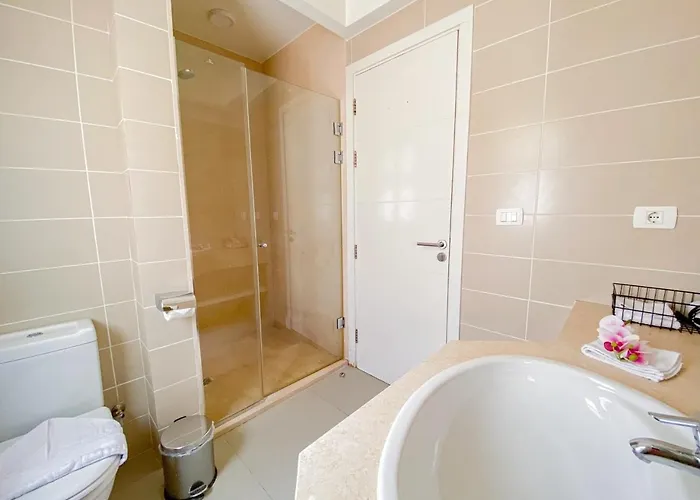 Nayah Stays, Joubal Lagoons Flowery Appartement