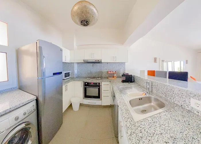 Appartement Nayah Stays, Joubal Lagoons Flowery *