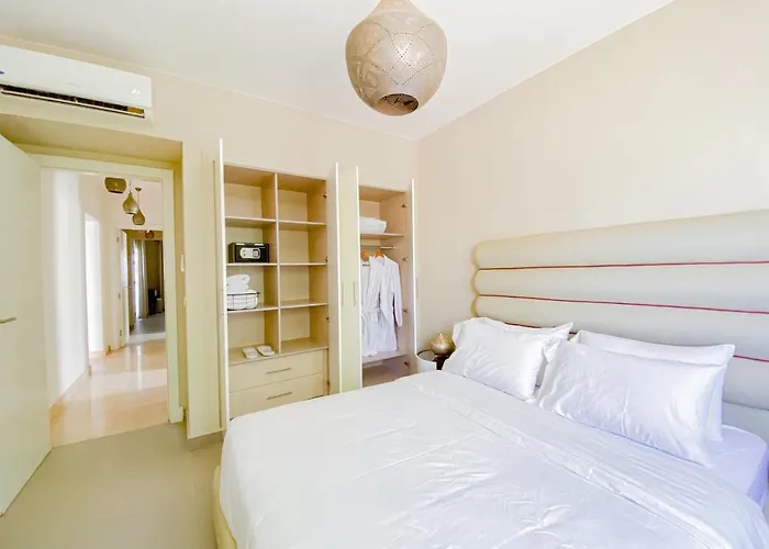 Nayah Stays, Joubal Lagoons Flowery Appartement *