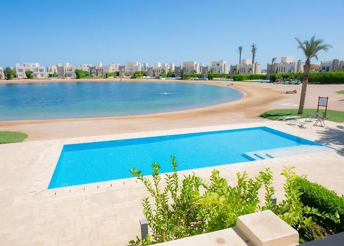 Nayah Stays, Joubal Lagoons Flowery Appartement