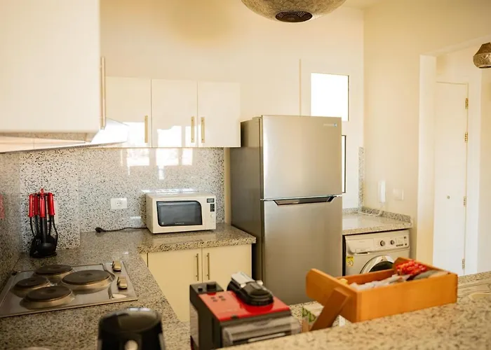 Nayah Stays, Joubal Lagoons Flowery Appartement *