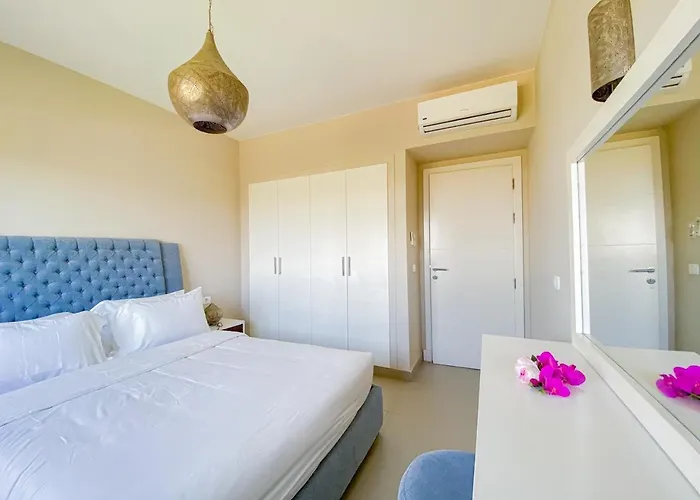 Nayah Stays, Joubal Lagoons Flowery