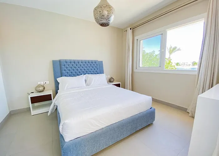 Nayah Stays, Joubal Lagoons Flowery Appartement