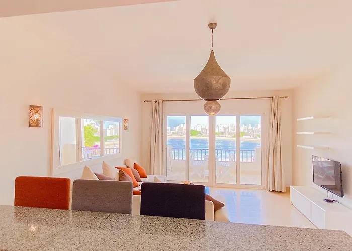 Nayah Stays, Joubal Lagoons Flowery