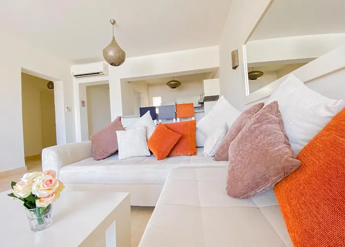 Appartement Nayah Stays, Joubal Lagoons Flowery *