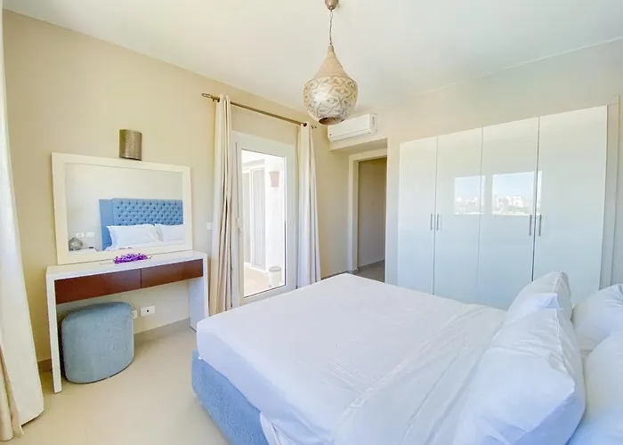 Nayah Stays, Joubal Lagoons Flowery Appartement *