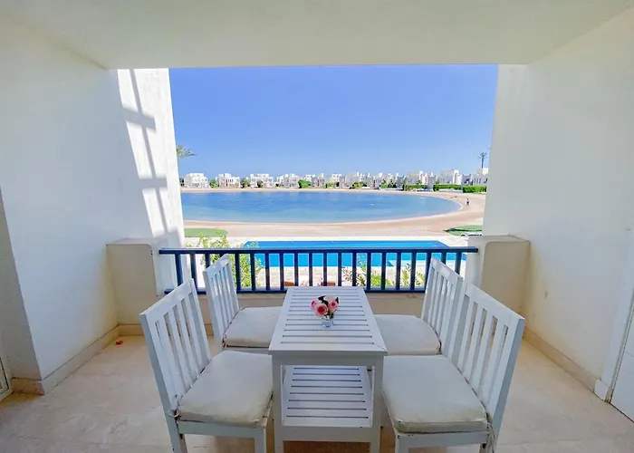 Nayah Stays, Joubal Lagoons Flowery